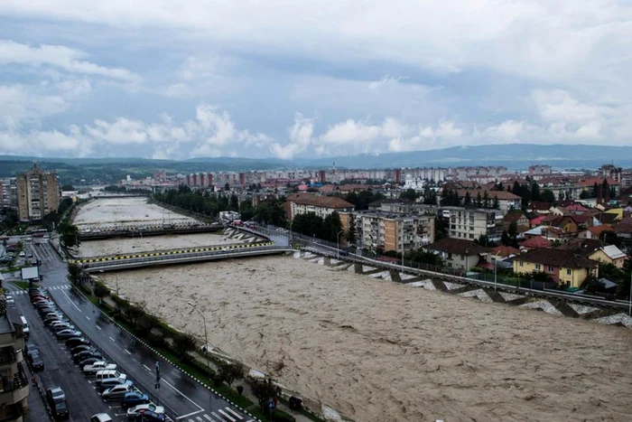 Vâlcea Râul Olăneşti la inundaţiile din 2014 Foto Cătălin Vezetiu