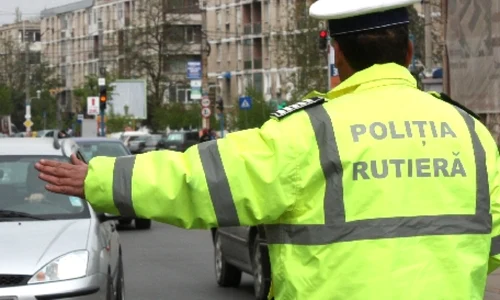 politist trage pe dreapta un sofer vitezoman jpeg