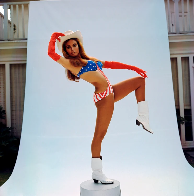 Raquel Welch a fost inclusă în Top 100 cele mai sexy vedete din istoria filmului FOTO Profimedia