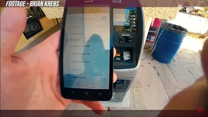 Bancomat cu skimmer prin bluetooth instalat de mafioţii români în Mexic, descoperit de un jurnalist american Foto OCCPR