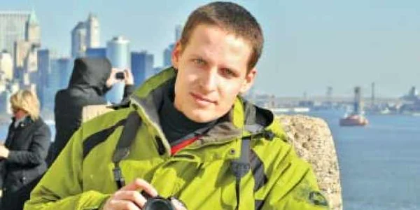 Cristian, în New York,  la Statuia Libertăţii