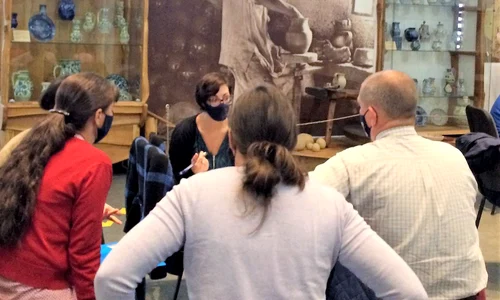 MUZEELE ÎȘI DIVERSIFICĂ OFERTA CULTURALĂ PENTRU PERSOANELE CU DEFICIENȚE DE VEDERE ȘI AUZ jpeg