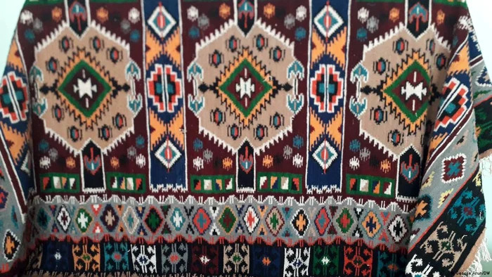 Scoarţă din zona Muşcelului