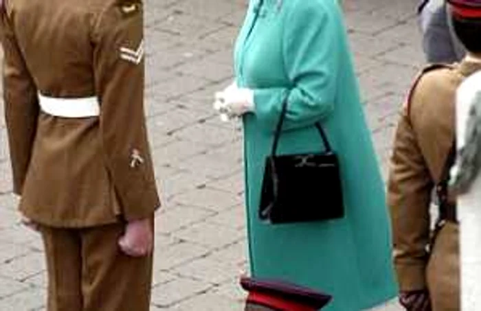 regina marea britanie daily mail