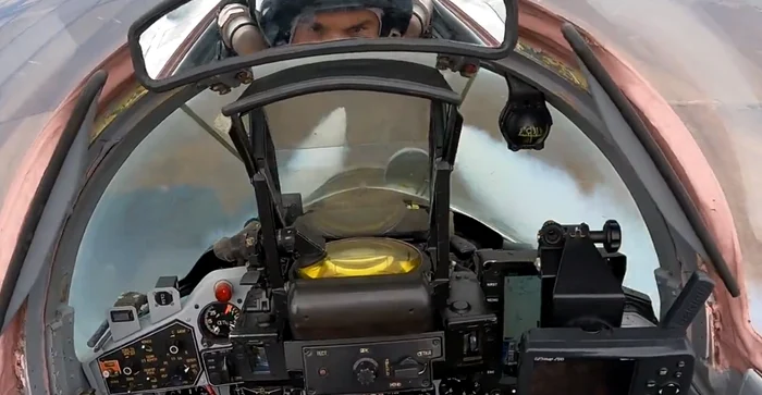 Avioanele Mig-29 lansează rachetele antiradar AGM-88 HARM Foto: Captură video