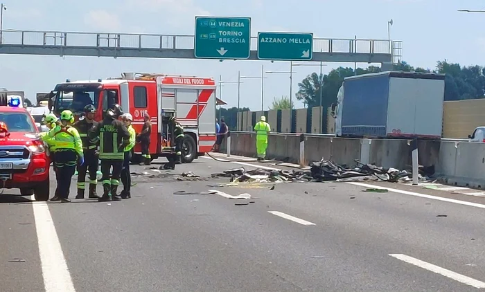 Avionul s-a prăbușit pe o autostradă FOTO: X