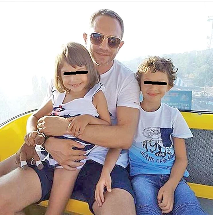 Alin Ionescu  petrece vara cu  cei doi copii,  Albert și Aida, dar  și cu prietenii săi