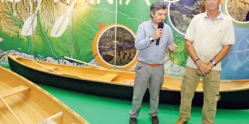 Ivan Patzaichin (dreapta) susţine evenimentul din septembrie