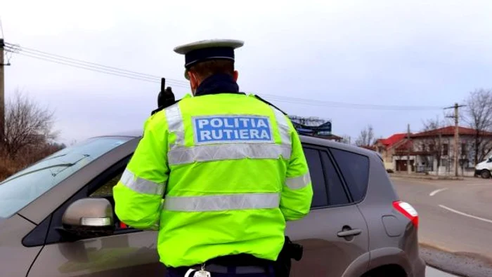 Polițiștii de la rutieră l-au reținut pe șofe r FOTO: Adevărul (arhivă)