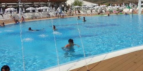 Piscină
