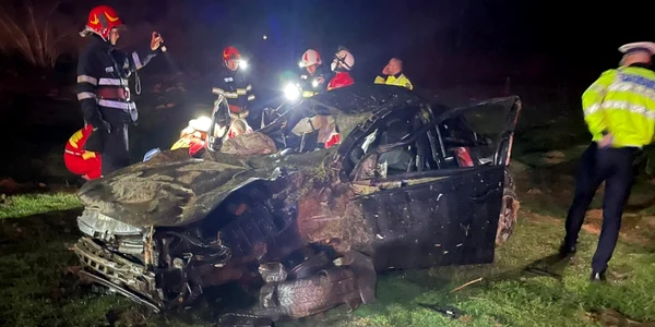 Teribil accident la ieşire din Sibiu - victime trei tineri de 18 ani dintre care unul a murit Foto ISU SIbiu