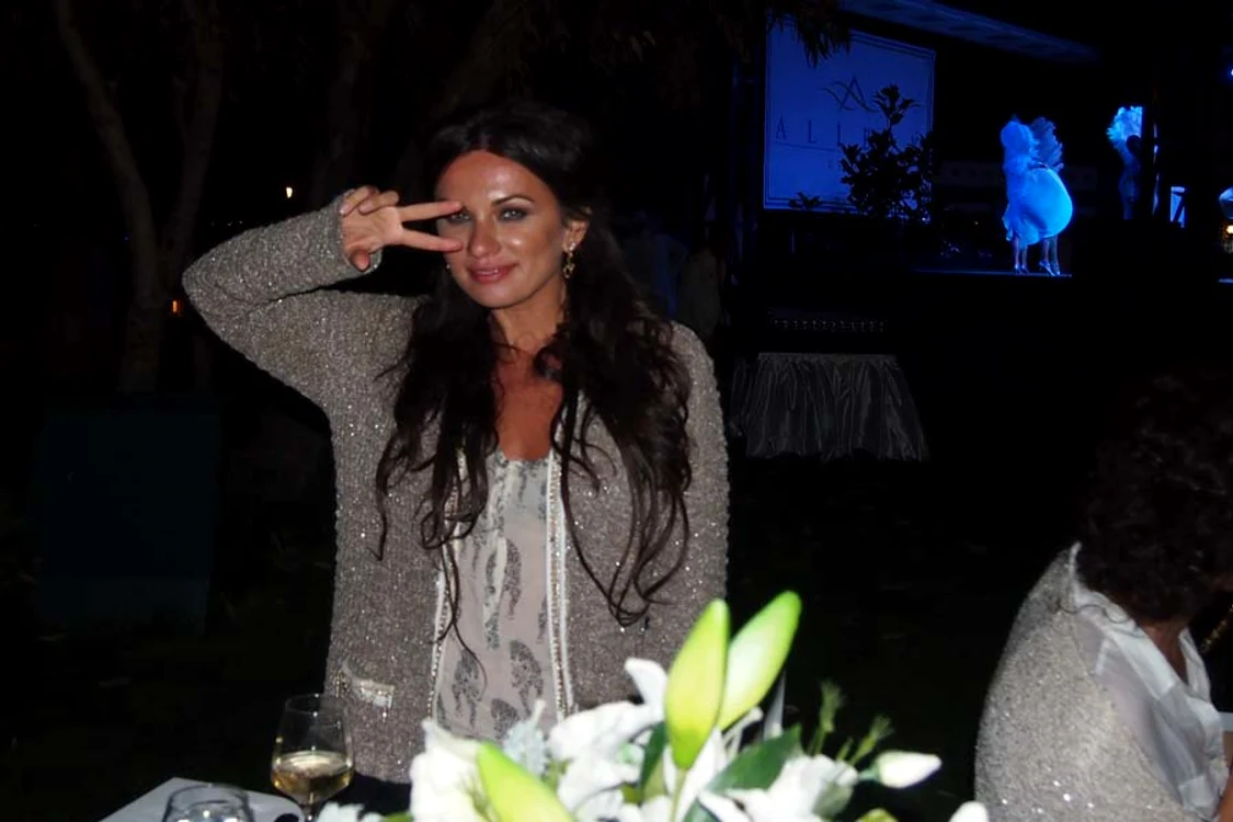 Mirela Stelea a împlinit  duminică 36 de ani  şi a fost răsfăţată în Antalya (Foto: Arhiva Personală)