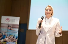 Prințesa Charlene de Monaco în roz, Facebook 1 jpg