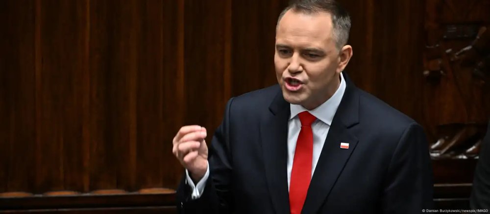 Noul președinte al Poloniei: ascensiunea lui Karol Nawrocki