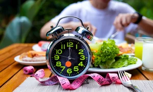 Un nutriționist dezvăluie care este ora ideală pentru servirea cinei, foto Shutterstock jpg