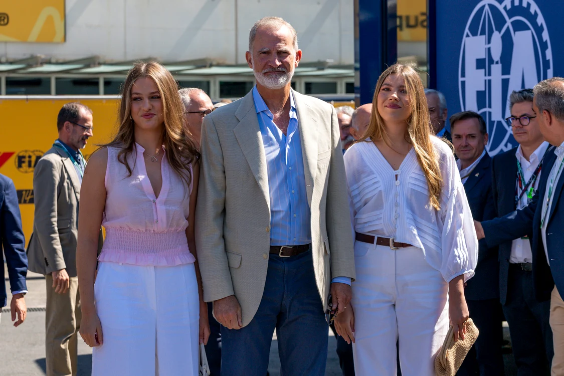 Regele FELIPE AL VI LEA al Spaniei, însoțit de Prințesa LEONOR DE BORBON și Infanta SOFIA DE BORBON,profimedia 1134343954 jpg