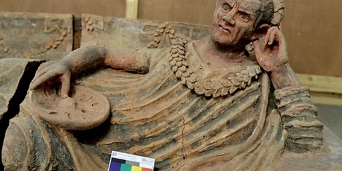 Sute de artefacte furate, printre care sarcofage și mozaicuri din Pompei, descoperite în Elveția jpeg