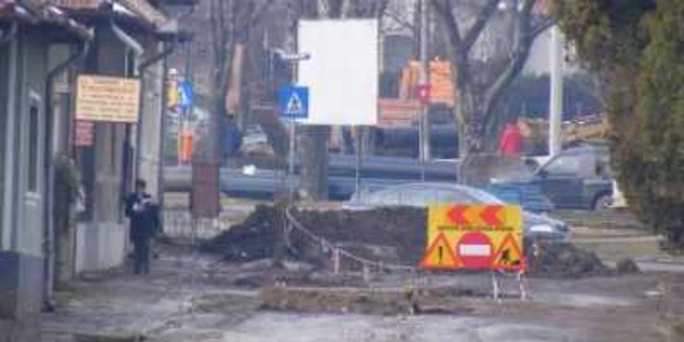 Circulatia inchisa pe Splaiul Independentei (foto arhiva Adevarul)