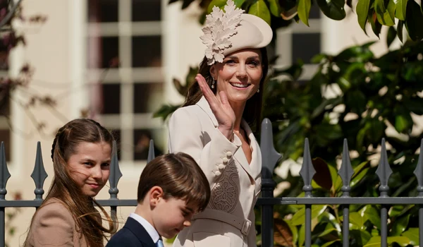 Kate Middleton cu Charlotte și Louis profimedia 1088807336 jpg