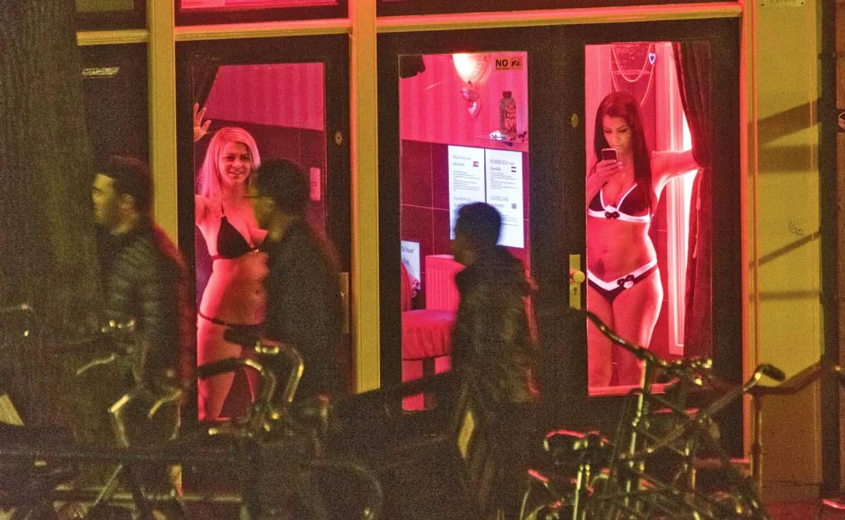 “Red District” din Amsterdam, un loc al plăcerilor vizitat de turişti din toată EuropaFoto: Guliver/ GettyImages