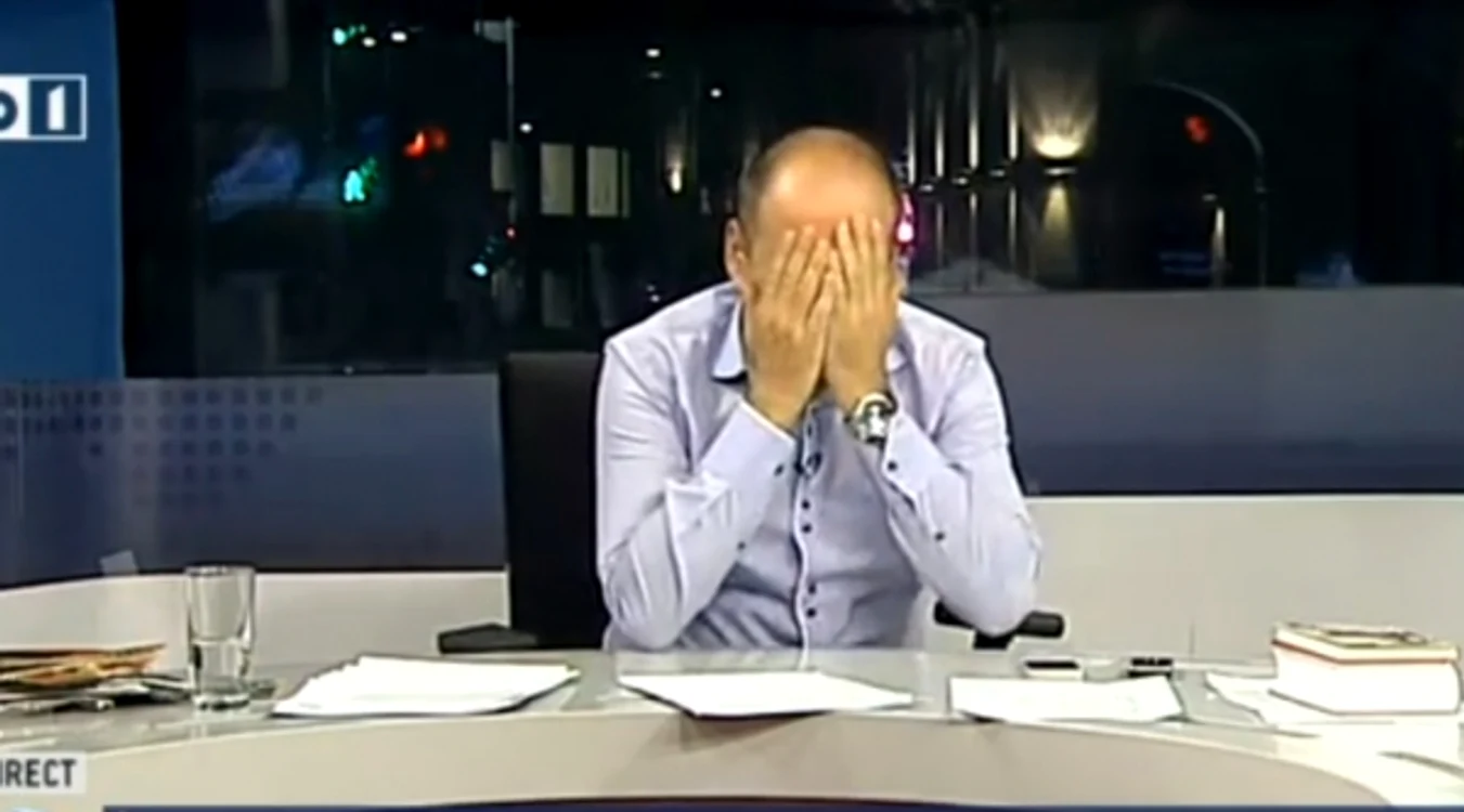Radu Banciu şi-a acoperit faţa cu mâinile, încercând să-şi revină