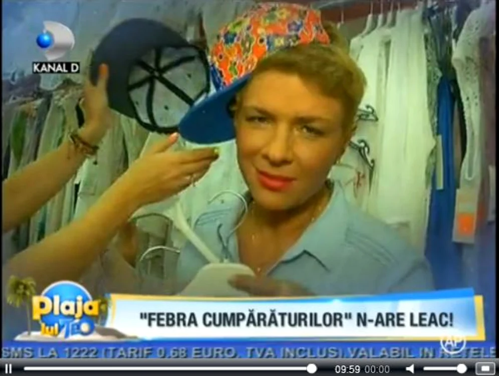Teo a vrut sa vada cu ce palarie ii sta bine