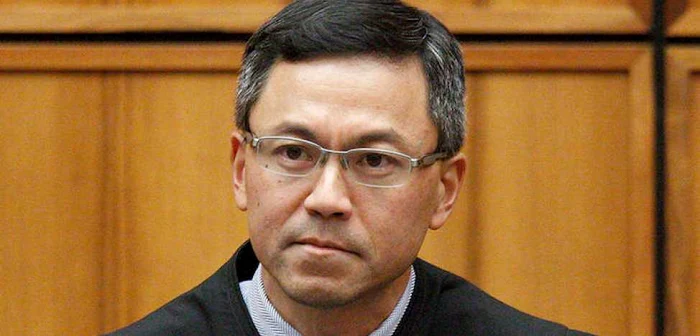 Judec[torul federal din Hawaii, Derrick Watson