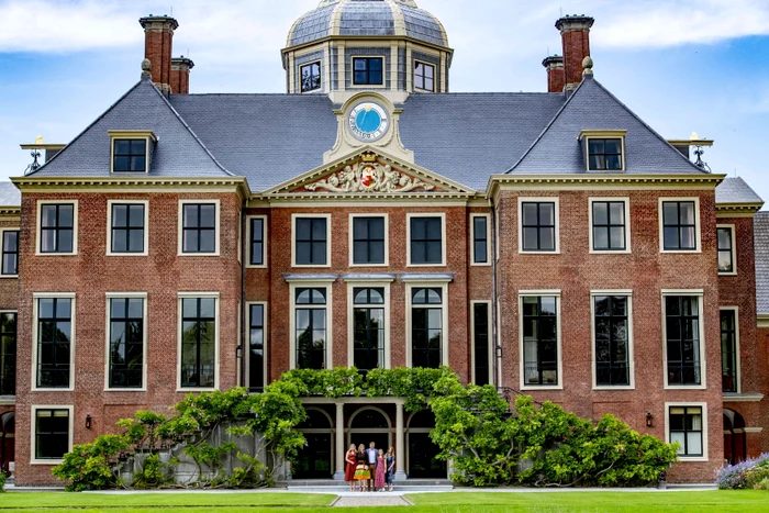 2 regele willem alexander si regina maxima fiice pictorial de familie vara 2019 1 jpg jpeg