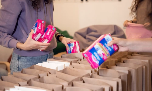 always un brand p g sus ine i in acest an beneficiarele asocia iei pe stop femei din medii defavorizate cu peste 220 000 de absorbante distribuite gratuit7 (2) jpg