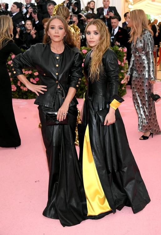 Gemenele Olsen apar rareori la evenimente, dar anul acesta au participat la Met Gala