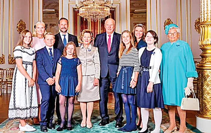 În 2018,alături  de rege, bunicul ei