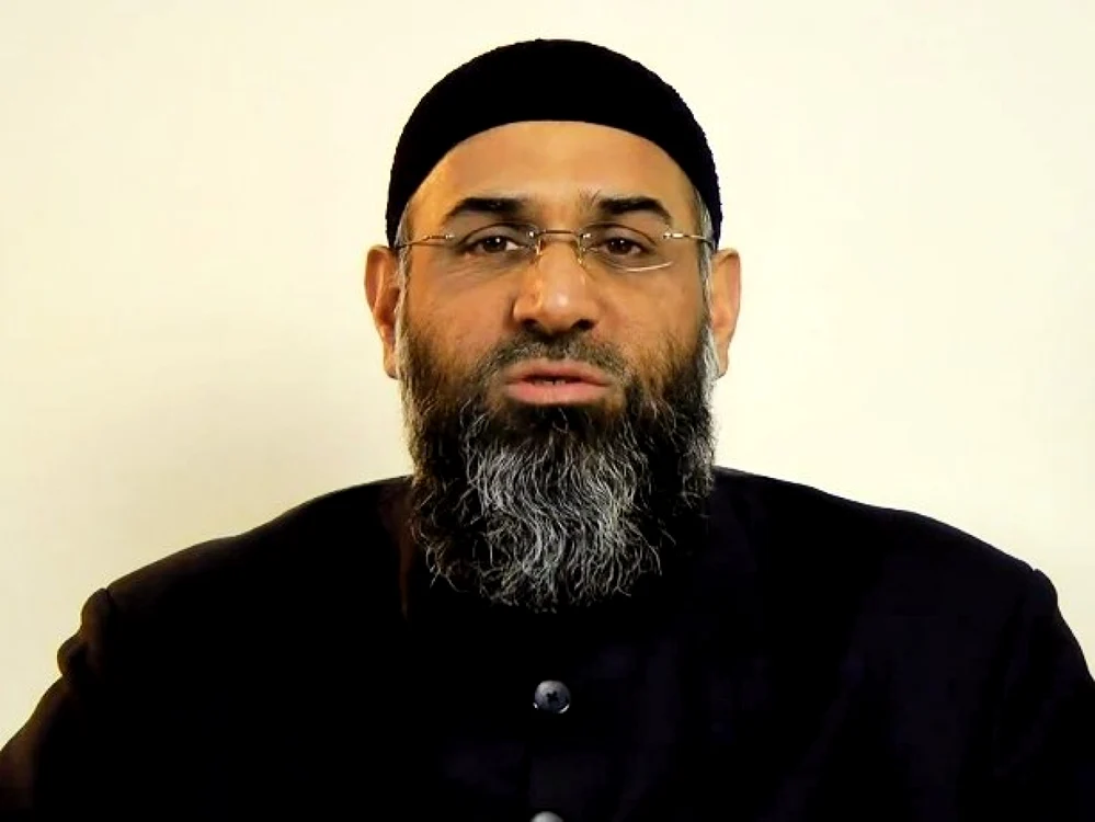 Clericul susţine că este corect să trăiască de pe urma ajutorului social, pentru a susţine Jihadul.  FOTO: Youtube.