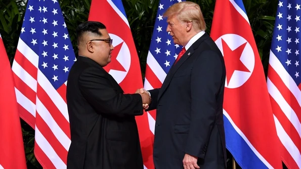 Donald Trump, faţă în faţă cu Kim Jong un Cei doi au semnat o declarație comună / VIDEO jpeg