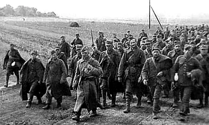 Polonia vrea să aducă dosarul privind masacrul de la Katyn în faţa justiţiei internaţionale jpeg
