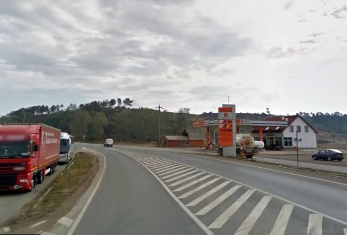 Benzinăria de pe DN7 unde şoferul a  distrus mai multe bunuri. Foto: captura Google Maps