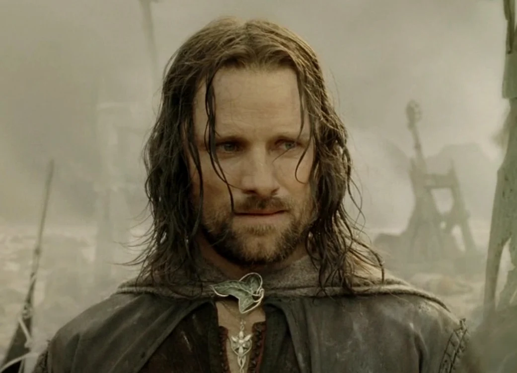 Viggo Mortensen, în rolul personajului Aragorn, din trilogia „Stăpânul inelelor“