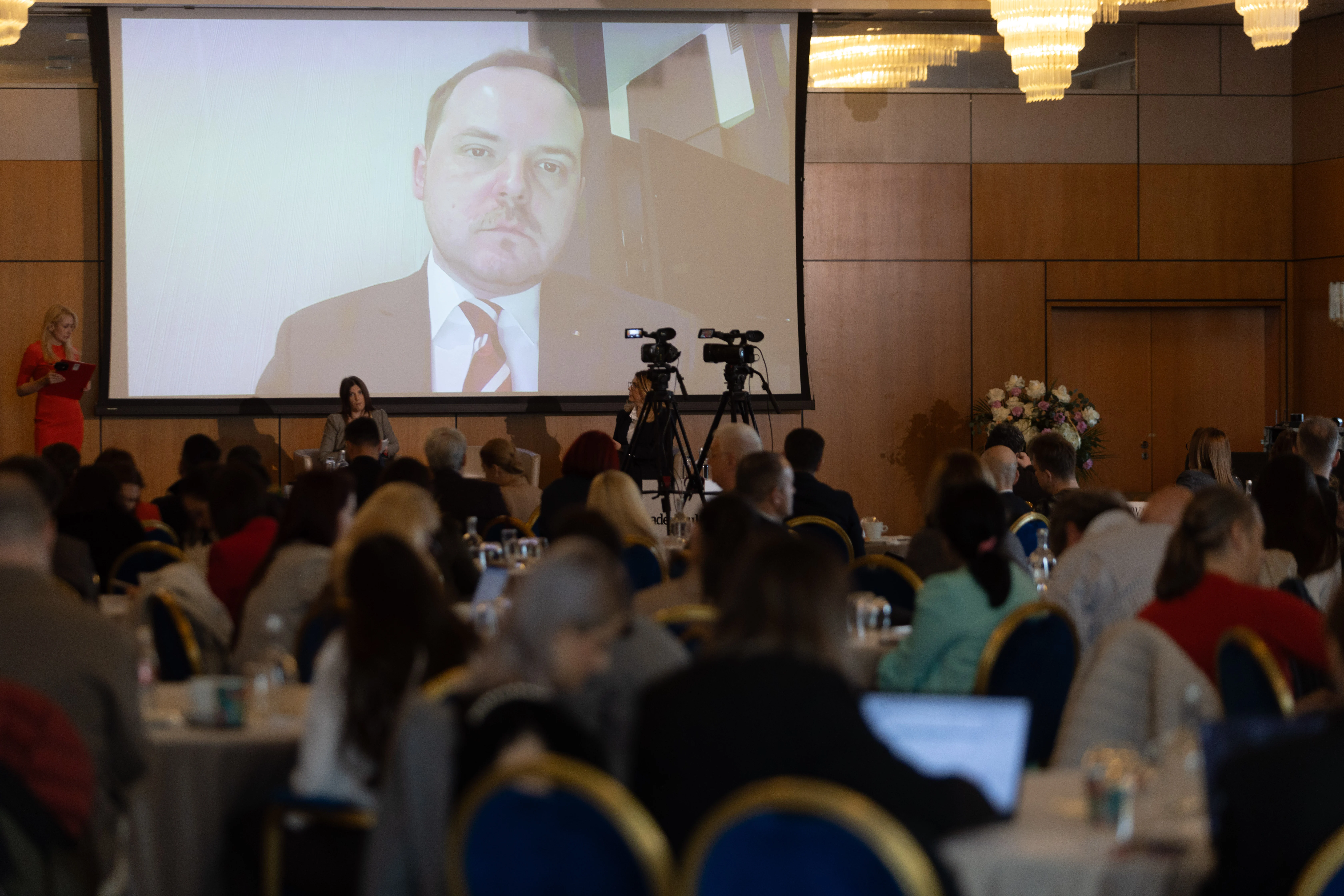 Centrele de mari arși din Timișoara și Târgu Mureș, aproape gata. Rogobete: „În vară le vom da în folosință”