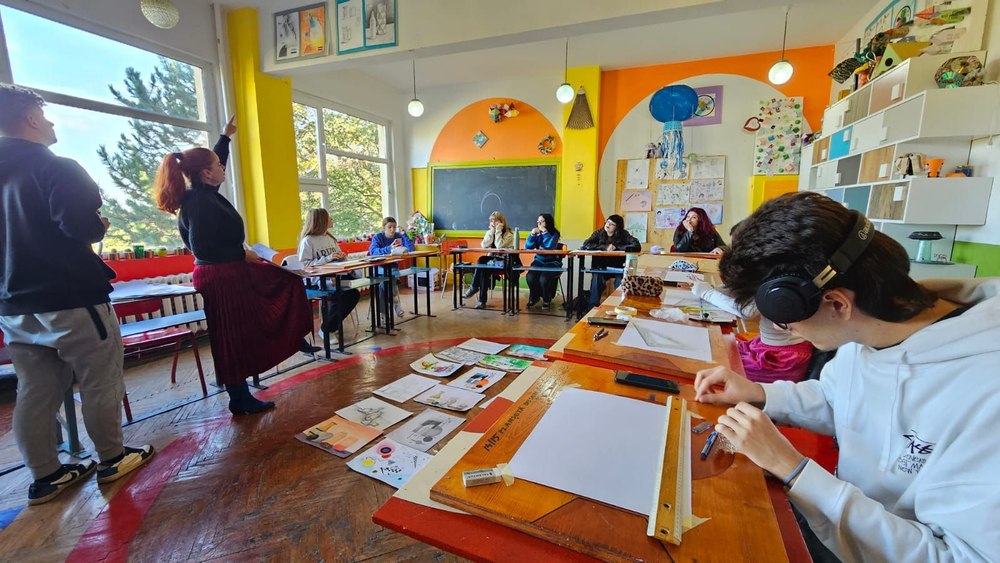 Picnic în loc de festivitate pe 8 septembrie: „Intrăm la ore cu sufletul făcut țăndări”. Cum începe noul an școlar 