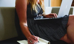 startupstockphotos entrepreneur 593357 jpg