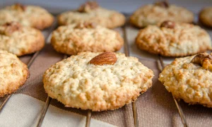 biscuiţi crocanţi cu migdale jpeg