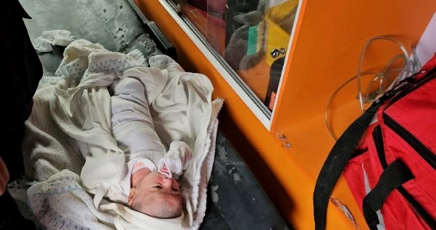 O fetiță de 25 de zile, salvată după un atac aerian în Gaza. FOTO: X