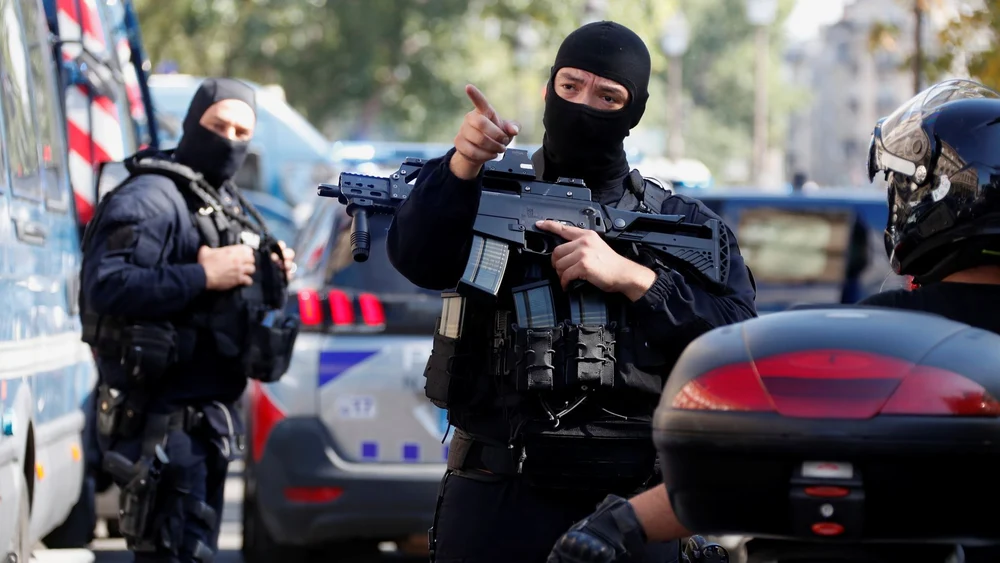 Atacuri teroriste dejucate în ultimul moment. Un jihadist de 17 ani plănuia să atace Parlamentul European, Palatul Elysee și mai multe ambasade