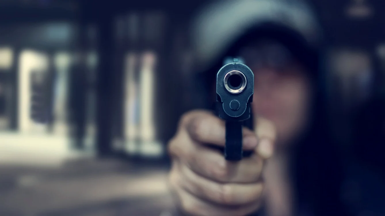Furtul pistolului a fost declarat după 12 ore de la comiterea lui