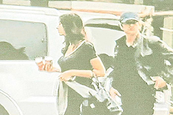 Cei doi amorezi s-au deplasat cu elicopterul