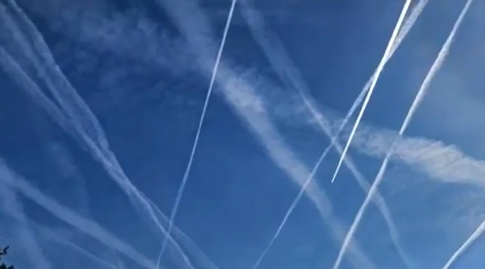 avioane cer contrails jpg