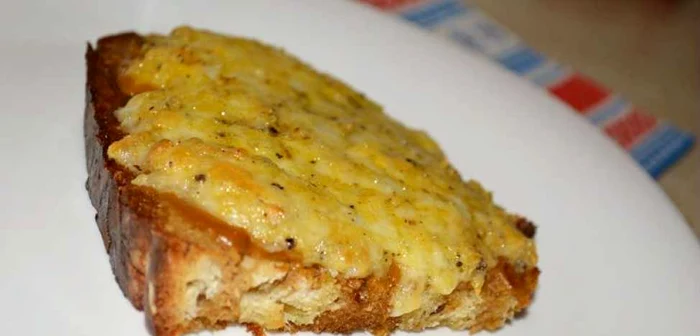 Rarebit, un preparat tradiţional din Ţara Galilor FOTO www.farfuridi.ro