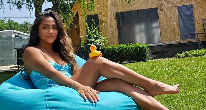 Bella Santiago are pielea deja ciocolatie foto: Instagram 