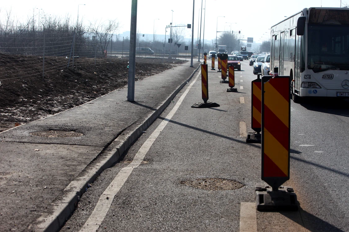 Șoferii care ies de pe Autostrada Urbană și fac la dreapta se blochează în Șos. Petricani