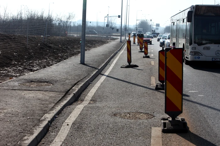 Șoferii care ies de pe Autostrada Urbană și fac la dreapta se blochează în Șos. Petricani
