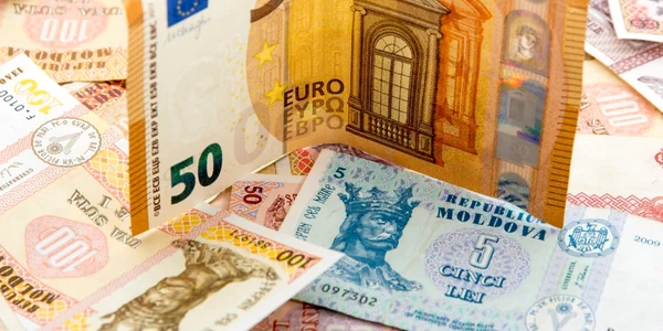Lei moldovenesti Moldova euro bancnote FOTO Shutterstock